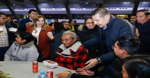 Realiza Alejandro Armenta convivencia navideña con miles de personas