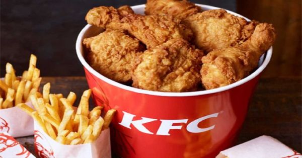 Adoran en Japón el pollo frito de KFC en Navidad