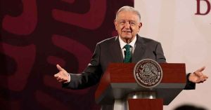 Pide AMLO a los 5 más ricos de México opinar por “sobrerrepresentación”