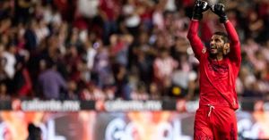 Vence Xolos a Chivas y liga triunfos en el Apertura 2024