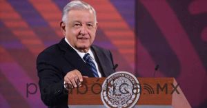 Promete AMLO recibir a Ceci Flores “en su momento”