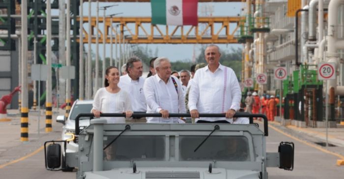 Arranca gobierno federal con la producción de la refinería Olmeca