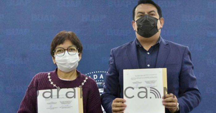 Firma BUAP contratos colectivos con Sitbuap y Asapabuap