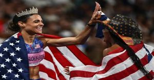 Hace Estados Unidos el uno-dos en los 400m con vallas, con récord incluido