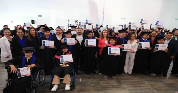 Logran graduarse 62 personas de los talleres de inclusión laboral y educación básica