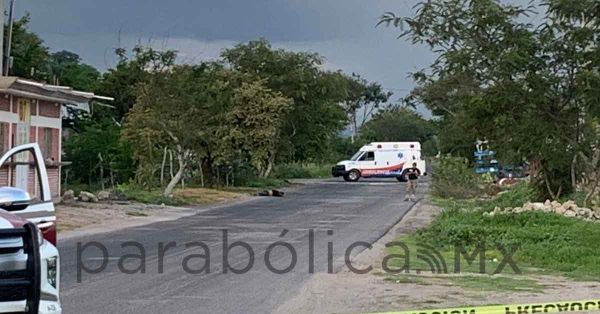 Localizan cad&aacute;ver sobre la Iz&uacute;car-Epatl&aacute;n