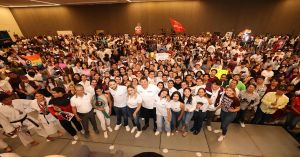 Se reúne Armenta con más de mil universitarios