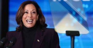 Apoyan a Kamala Harris medio millar de delegados en menos de 24 horas