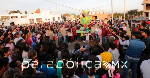 Realiza SMDIF posada navideña en Guadalupe Tecola y Azumiatla