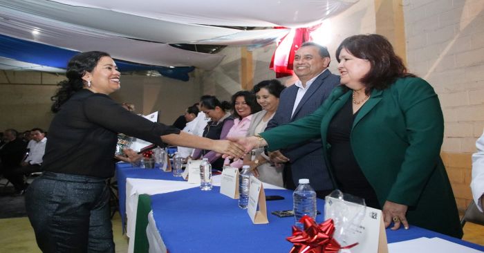 Reconoce Salud a 30 trabajadores por años de servicio