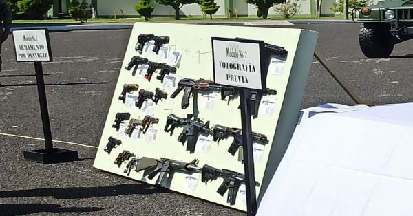 Destruyen FGR y Sedena más de 600 armas largas y cortas incautadas en Puebla