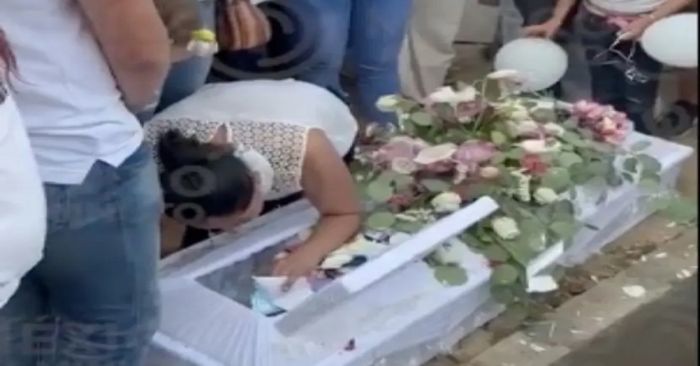 Pide mamá de Camila en su funeral… &#039;¡Ayúdame a ser fuerte!&#039;