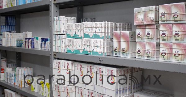 Abastece Federación medicinas en 23 estados y en megafarmacia: AMLO