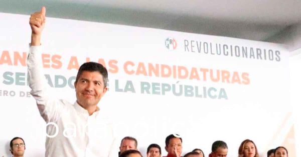 Acompaña Eduardo Rivera a Néstor Camarillo en su registro como aspirante al Senado