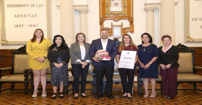 Reconocen a Majo Rodr&iacute;guez como "Poblana Distinguida"