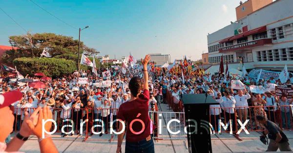 Ofrece Sheinbaum en Veracruz obras de conectividad y el rescate de la industria petrolera