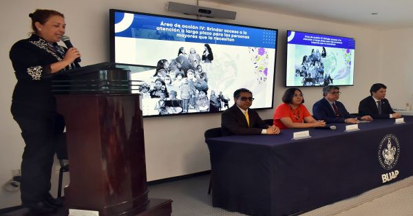 Brinda BUAP a los adultos mayores herramientas para estilos de vida saludables