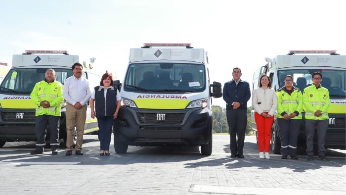 Fortalece Sergio Salomón red hospitalaria con entrega de ambulancias