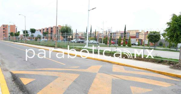 Entrega ayuntamiento obras en la colonia San Jos&eacute; Chapulco