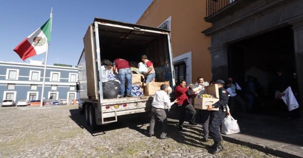 Envía Puebla 10 toneladas víveres a damnificados por huracán John en Guerrero