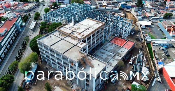 Supervisan Zo&eacute; Robledo y Sergio Salom&oacute;n los avances del nuevo Hospital de &ldquo;San Alejandro&rdquo;