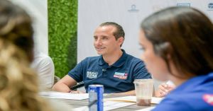 Firman Mario Riestra y candidatos a Diputados compromisos con Cáncer Warriors México