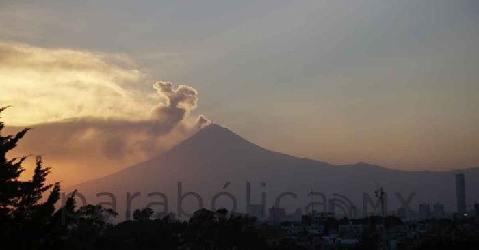 Reporta PC 48 exhalaciones del volcán Popocatépetl