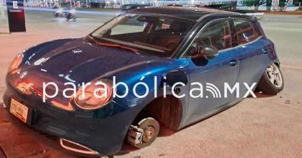 Desvalijan auto en la KIA de Angel&oacute;polis