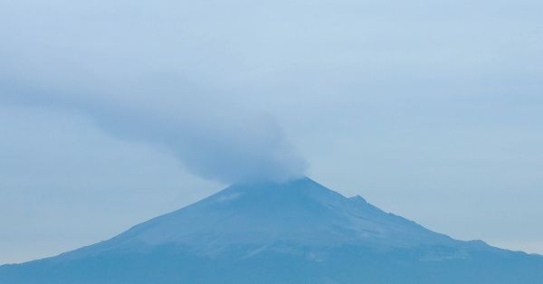 Mantiene Popocatépetl actividad en víspera de Navidad