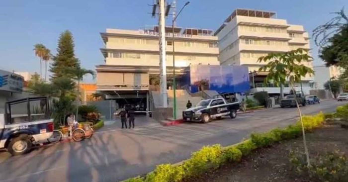 Irrumpe comando armado en hospital para rematar a pacientes en Cuernavaca
