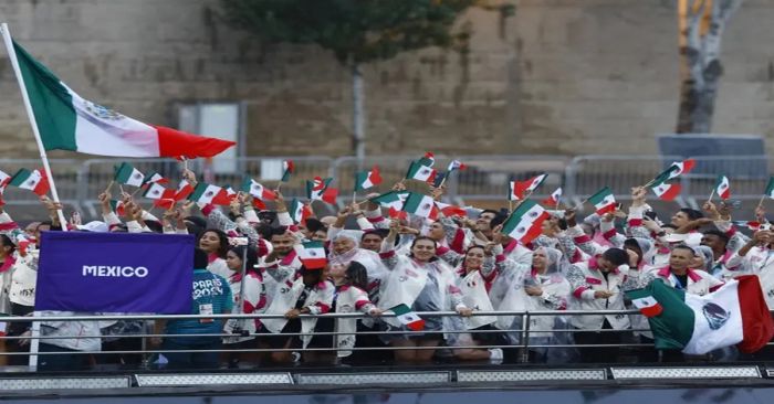 Presente México en la inauguración de los Juegos en París