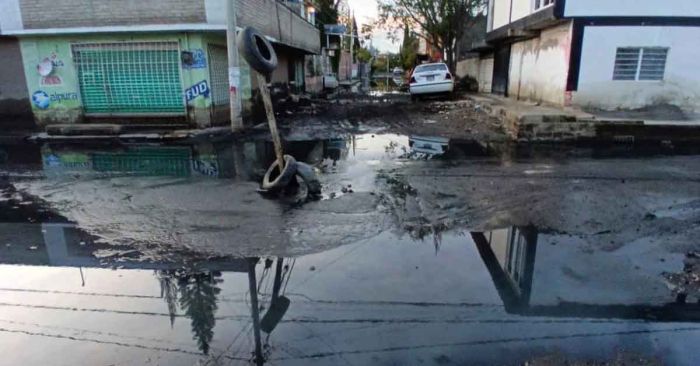 Vuelve a inundarse Chalco; trasladan a vecinos en lanchas