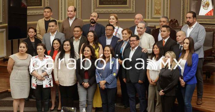 Se integran cuatro diputados al Congreso tras desbandada electoral