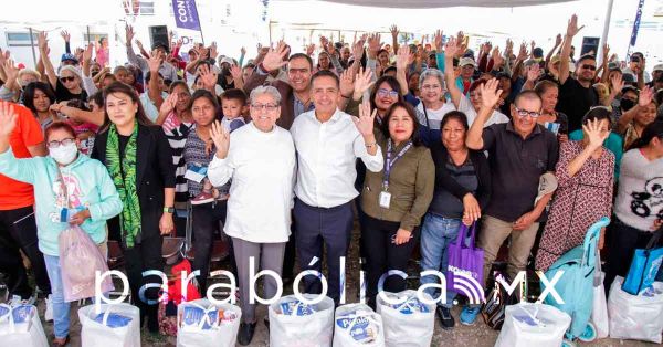 Entrega Tlatehui apoyos alimentarios en San Andrés Cholula “De la mano contigo”