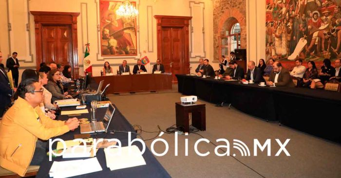 Firman acta de la entrega-recepción del Ayuntamiento de Puebla