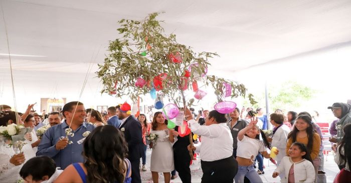 Realizan en San Andrés Cholula jornada de bodas civiles gratuitas; se casaron 37 parejas