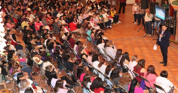 Promueve Armenta en Puebla la participación de las mujeres