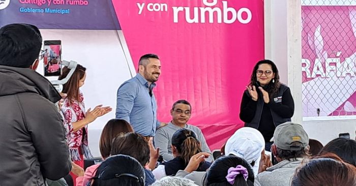 Entrega Ayuntamiento de Puebla aparatos auditivos y funcionales