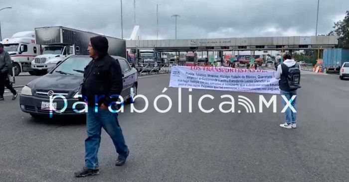 Pegan a Puebla bloqueos de casetas