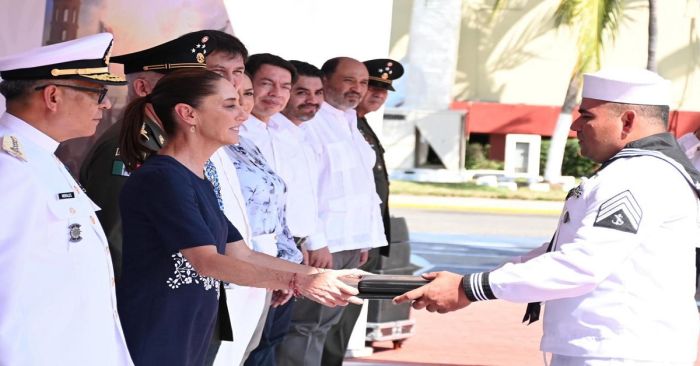 Conmemoran el 199 aniversario de la Independencia en Manzanillo, Colima