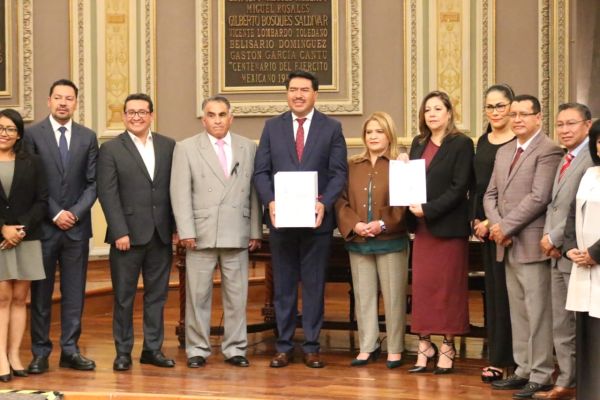 Entrega Aquino el Paquete Económico 2025