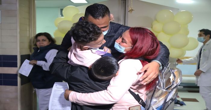 Toca Dani &ldquo;Campana de la victoria&rdquo; y vence al c&aacute;ncer, despu&eacute;s de tres a&ntilde;os de tratamiento