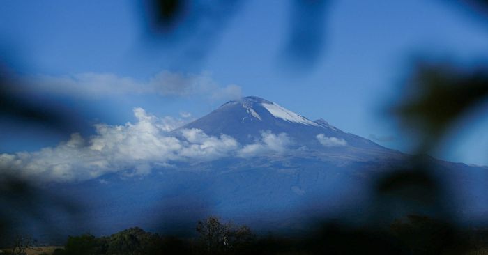 Amanece Popocatépetl con actividad y genera 25 exhalaciones