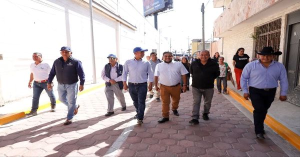 Mejoran las calles de privadas en la colonia Concepción La Cruz