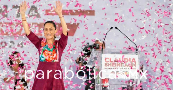 ”Amo a mi patria y amo a mi pueblo&quot;, inicia Shenbaum campaña en el Zócalo