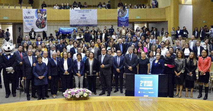 Abonan egresados de Derecho de la BUAP a una cultura de paz y a una sociedad m&aacute;s justa