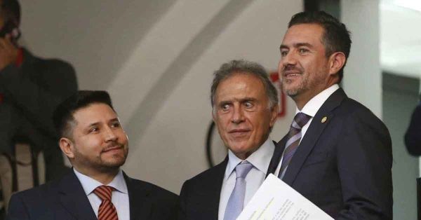 Expulsan a los Yunes del PAN por voto a Reforma Judicial