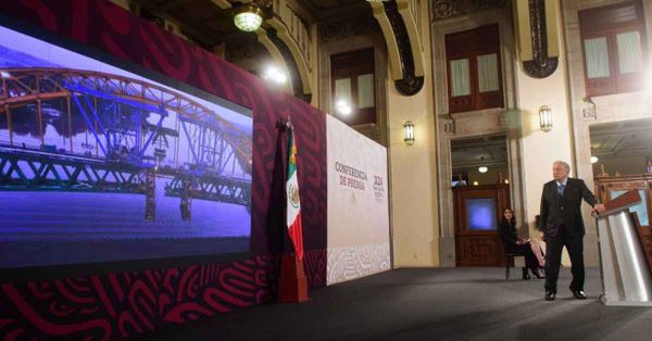 Presenta AMLO adelanto de documental sobre Tren Maya