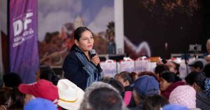 Inicia Lupita Cuautle entrega de Canastas Navideñas