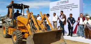 Inicia Sergio Salomón construcción de subcomandancia de seguridad en Tlatlauquitepec